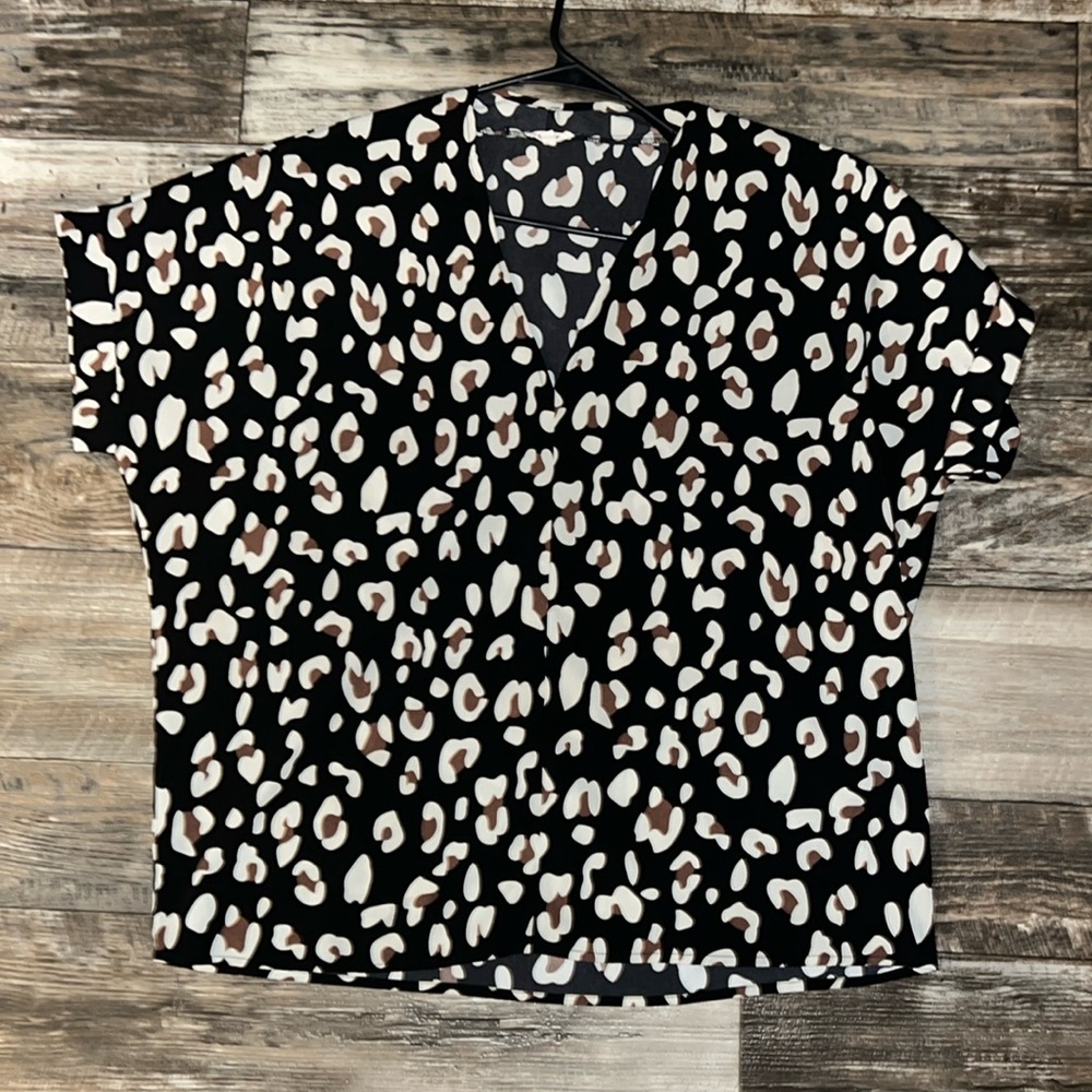 JODIFL Leopard Print Over sized Dress Shirt women’s small